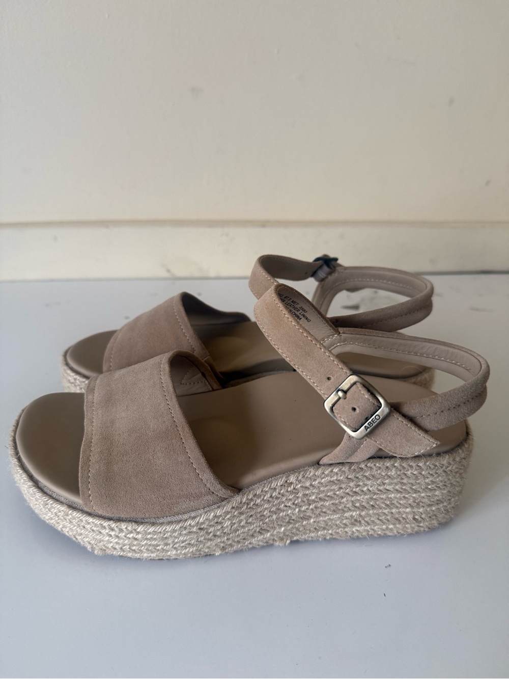 Abeo Devyn suede ankle-strap espadrille sandals SZ 7.5 Metatarsal